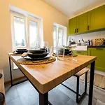 Kuelhome - Stylische Zentrale Mit Kueche Und Parkplatz In Seitenstraße Deggendorf