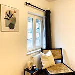 Kuelhome - Stylische Zentrale Mit Kueche Und Parkplatz In Seitenstraße Deggendorf