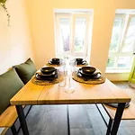 Kuelhome - Stylische Zentrale Mit Kueche Und Parkplatz In Seitenstraße Apartment *