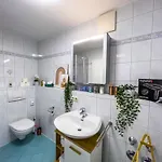 Kuelhome - Stylische Zentrale Mit Kueche Und Parkplatz In Seitenstraße