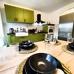 Kuelhome - Stylische Zentrale Mit Kueche Und Parkplatz In Seitenstraße * Deggendorf