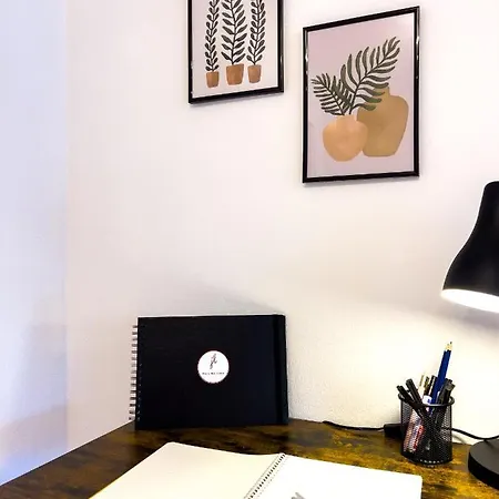 Stylische Zentrale Mit Kueche Und Parkplatz In Seitenstraße Apartment