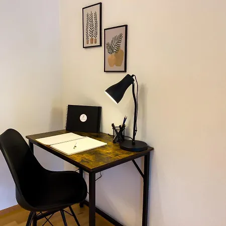 Kuelhome - Stylische Zentrale Mit Kueche Und Parkplatz In Seitenstraße Deggendorf