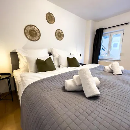 Stylische Zentrale Mit Kueche Und Parkplatz In Seitenstraße Apartment Deggendorf