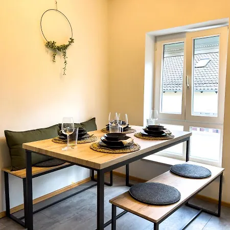 Apartment Stylische Zentrale Mit Kueche Und Parkplatz In Seitenstraße Deggendorf