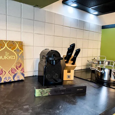 Kuelhome - Stylische Zentrale Mit Kueche Und Parkplatz In Seitenstraße * Deggendorf