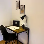 Kuelhome - Stylische Zentrale Mit Kueche Und Parkplatz In Seitenstraße Деггендорф