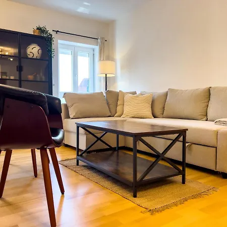 Stylische Zentrale Mit Küche Und Parkplatz In Seitenstraße Deggendorf