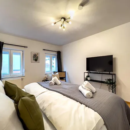 Kuelhome - Stylische Zentrale Mit Kueche Und Parkplatz In Seitenstraße * דגנדורף