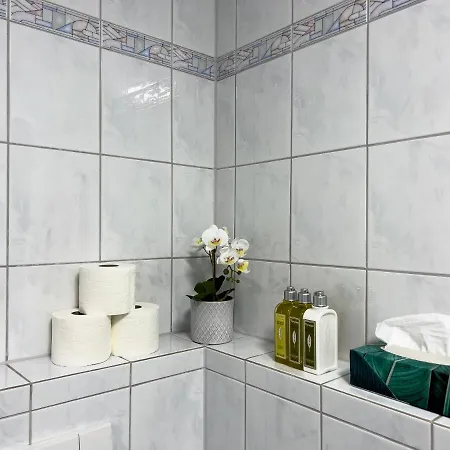 Apartamento Stylische Zentrale Mit Küche Und Parkplatz In Seitenstraße
